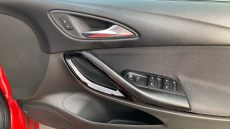 Vauxhall Astra 1.4T 16V 150 SRi 5dr Petrol Hatchback